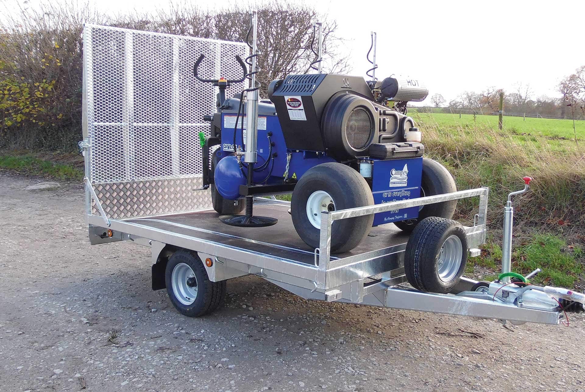 RAYCAM™ EasyLoad Trailer Campey Turf Care Systems