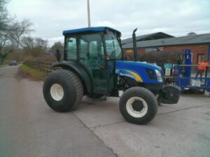 New Holland TN60DA Tractor U6359