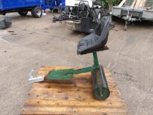 Green Trailed Seat U6530