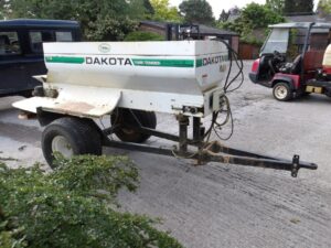Dakota 410 Turf Tender Topdresser U6781