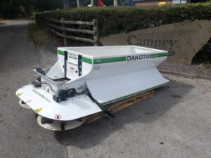 Dakota 410 Mtd Topdresser U6980