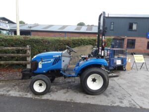 New Holland Boomer 25 Tractor U7031