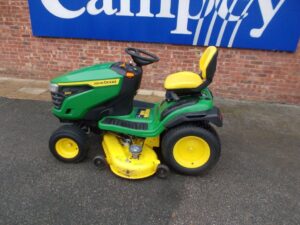 John Deere X167 Ride On Mower U7082